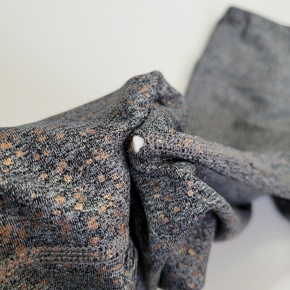 Beyond yoga top and leggings in‎ gray with rose gold ombré accents Medium - Picture 17 of 17